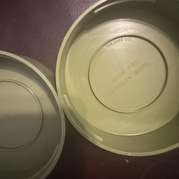 2 Pyrex canisters - Picture 4 of 9